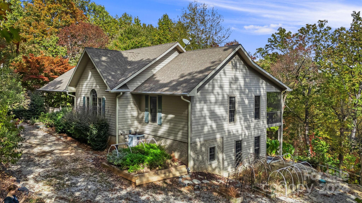 273 Blue Bird Rd Lake Lure, NC 28746