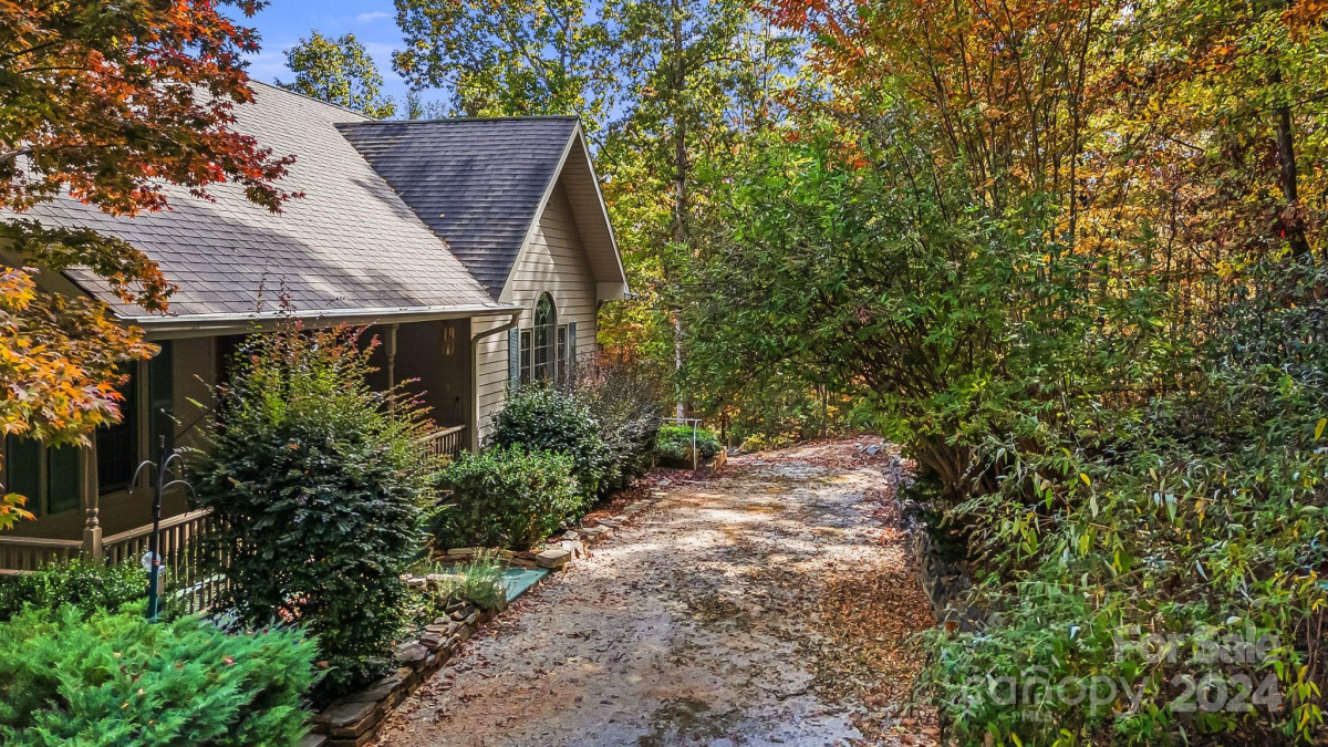 273 Blue Bird Rd Lake Lure, NC 28746