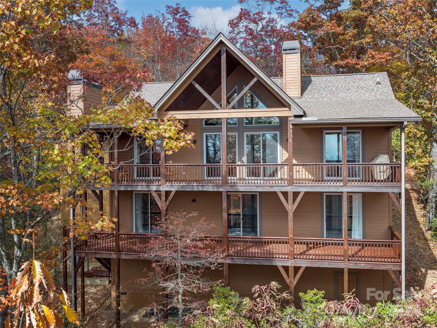 835 Toxaway Dr Lake Toxaway, NC 28747