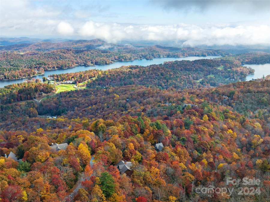 835 Toxaway Dr Lake Toxaway, NC 28747