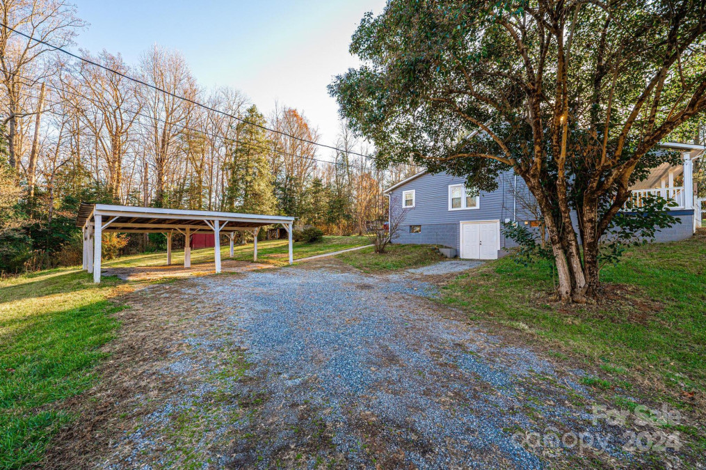 2594 Nc 18 Us 64 Hw Morganton, NC 28655