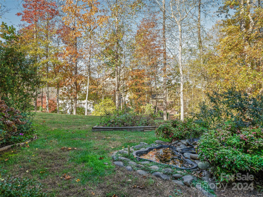 40 Mountain Shadows Dr Leicester, NC 28748