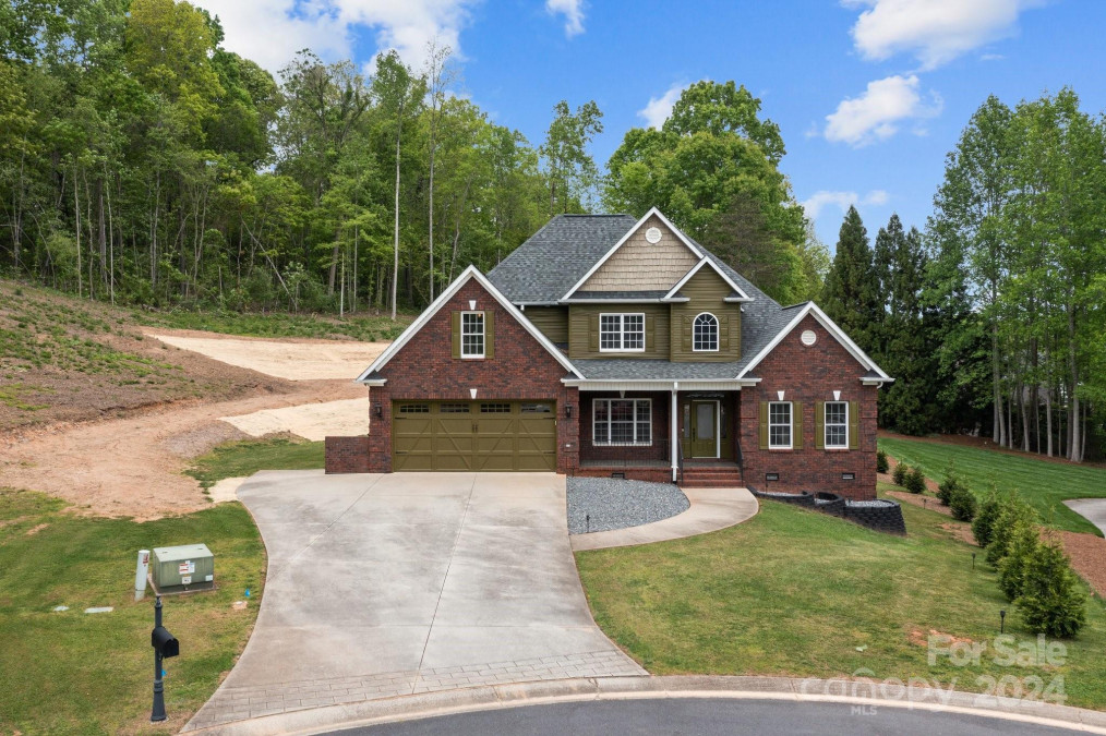 1216 Fox Chase Dr Newton, NC 28658