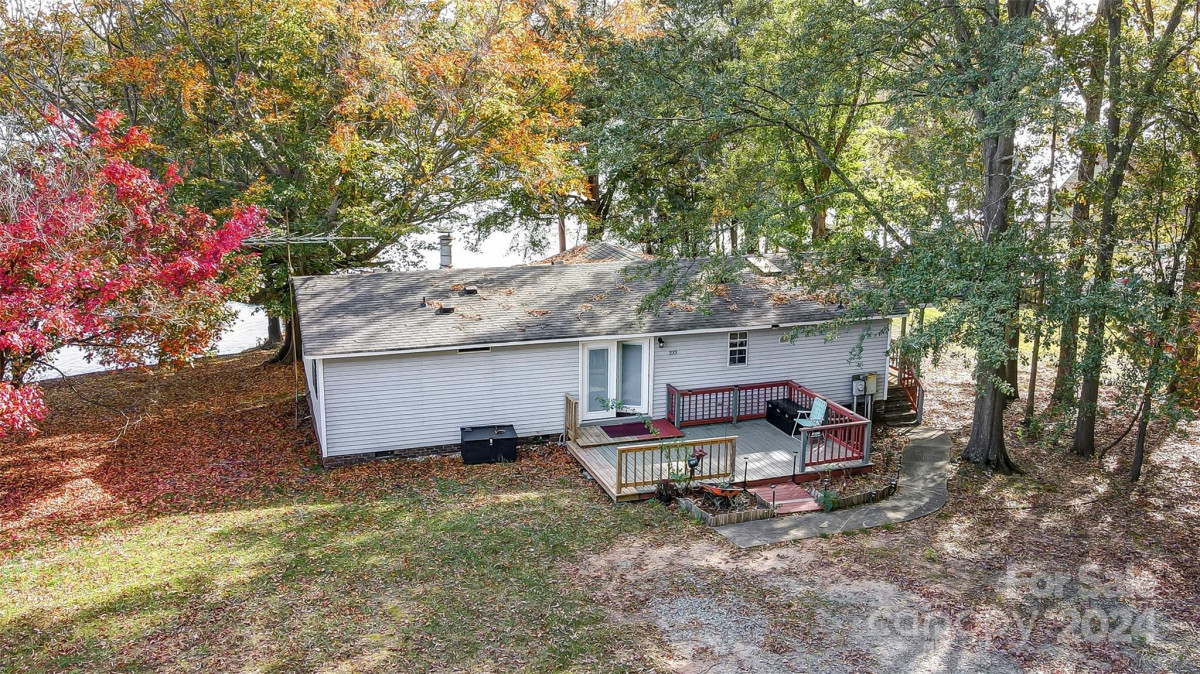 233 Island View Rd Mount Holly, NC 28120