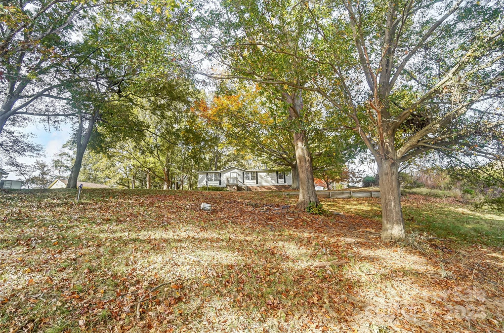 233 Island View Rd Mount Holly, NC 28120