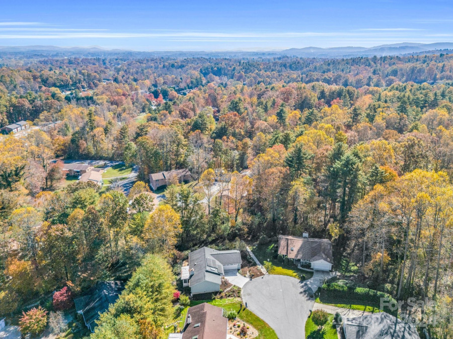 675 New Village Dr Hendersonville, NC 28791