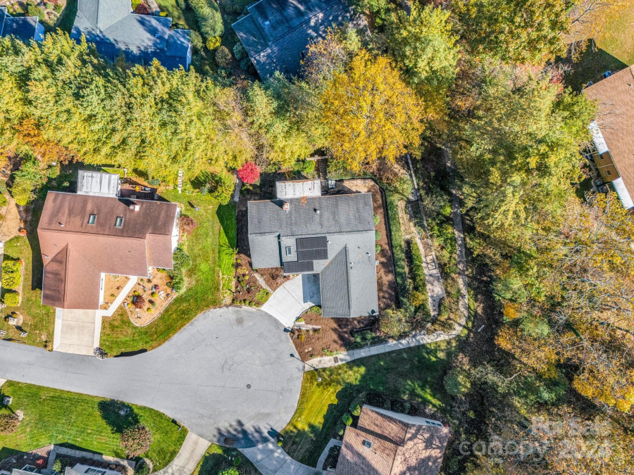 675 New Village Dr Hendersonville, NC 28791