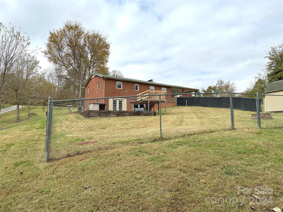 1651 Dry Ponds Rd Granite Falls, NC 28630