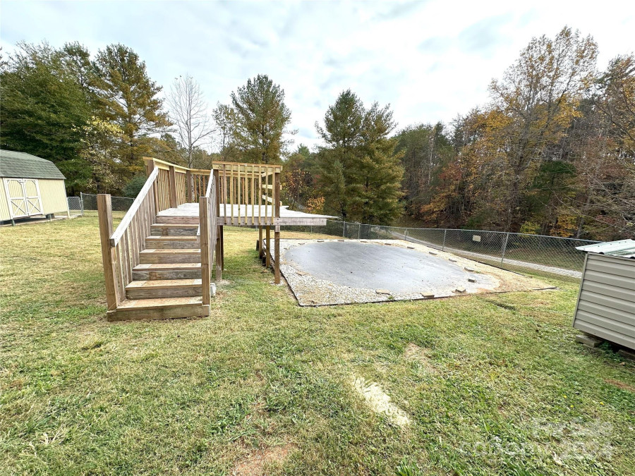 1651 Dry Ponds Rd Granite Falls, NC 28630