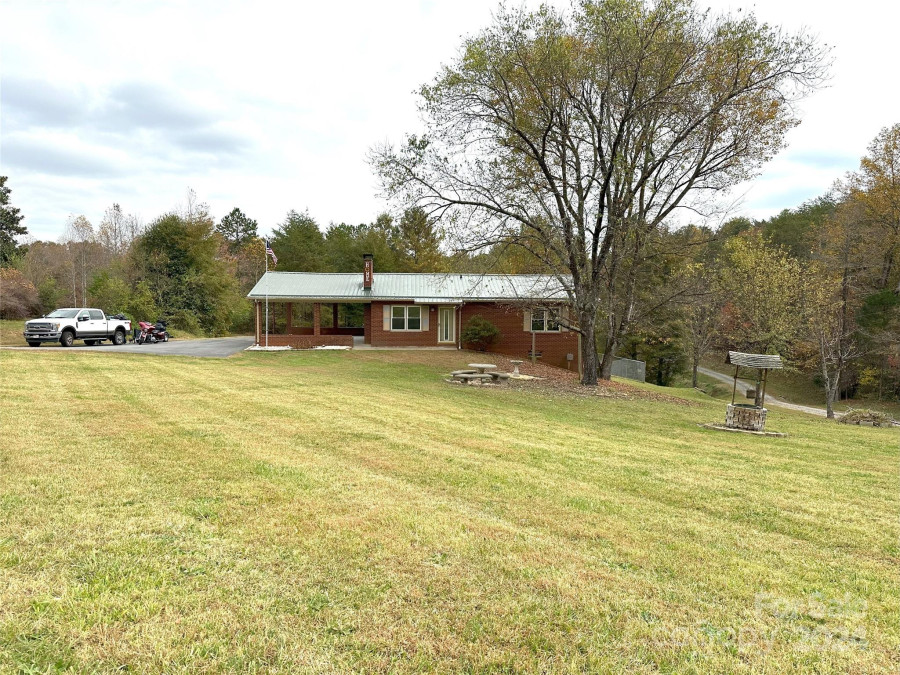 1651 Dry Ponds Rd Granite Falls, NC 28630