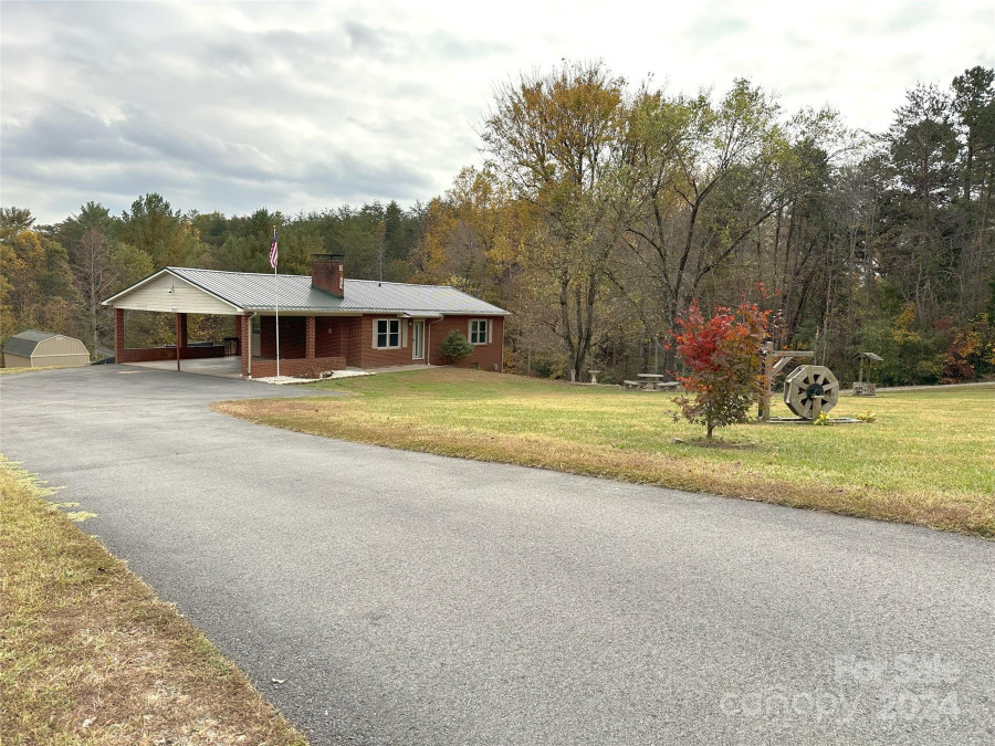 1651 Dry Ponds Rd Granite Falls, NC 28630