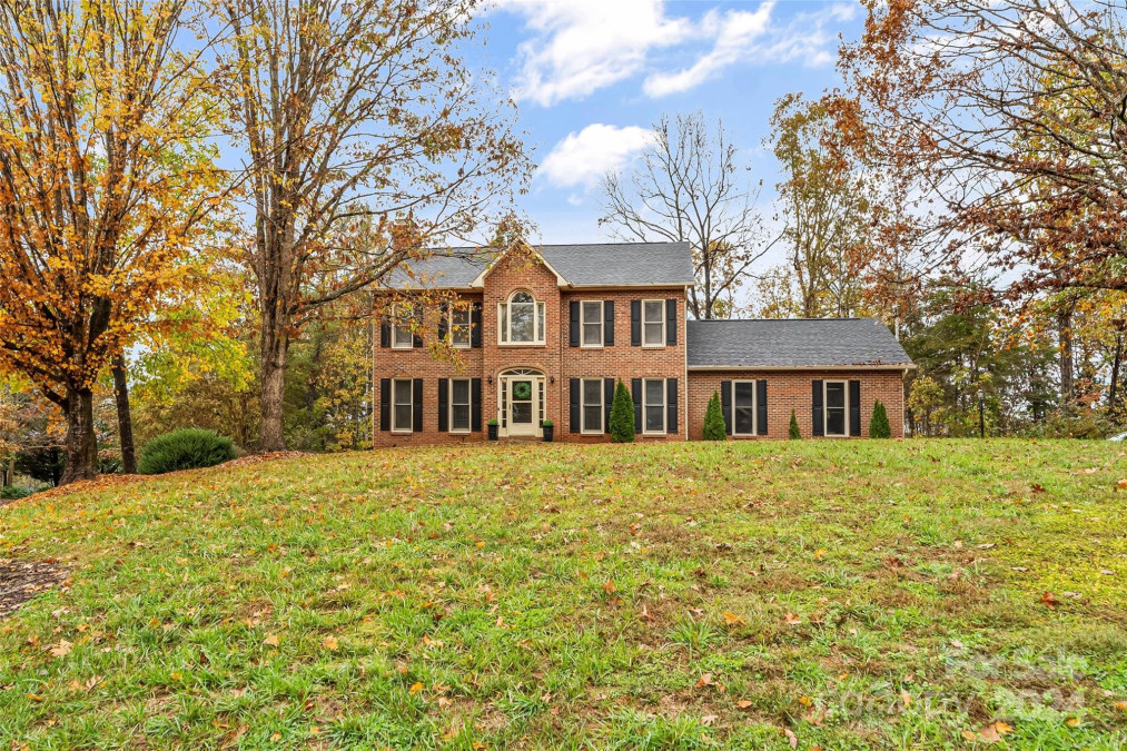 1723 Waterford Way Morganton, NC 28655