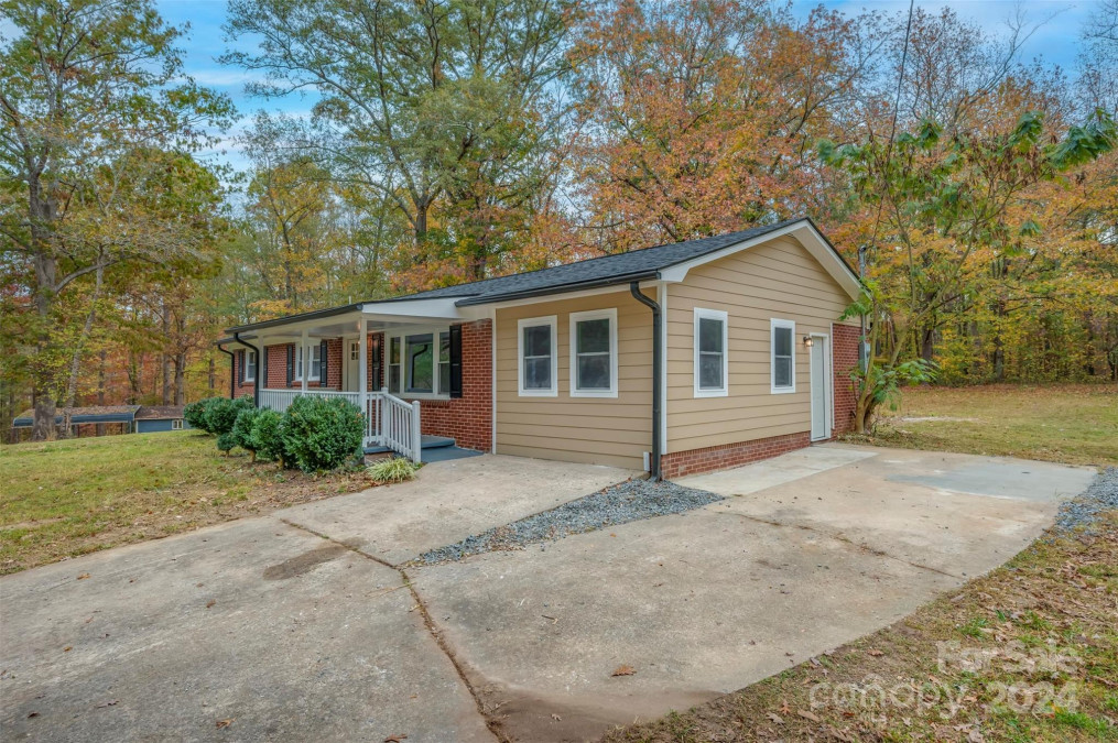 6527 Us 221a Hw Mooresboro, NC 28114