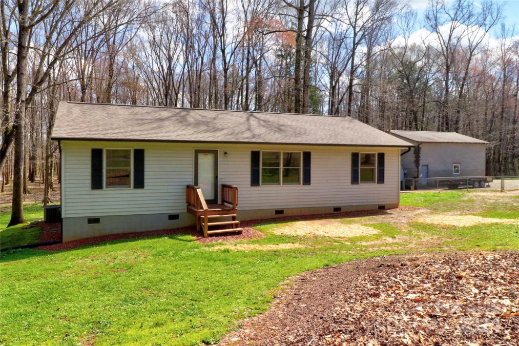 797 Chief Thomas Rd Harmony, NC 28634