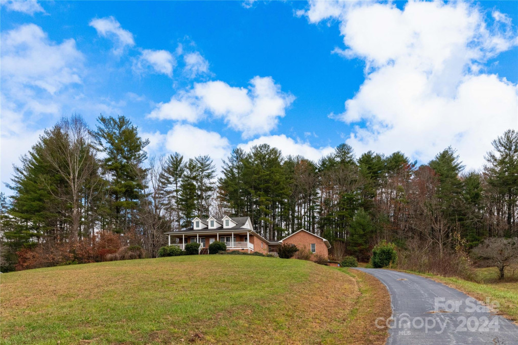 1025 Upper Brush Creek Rd Fairview, NC 28730