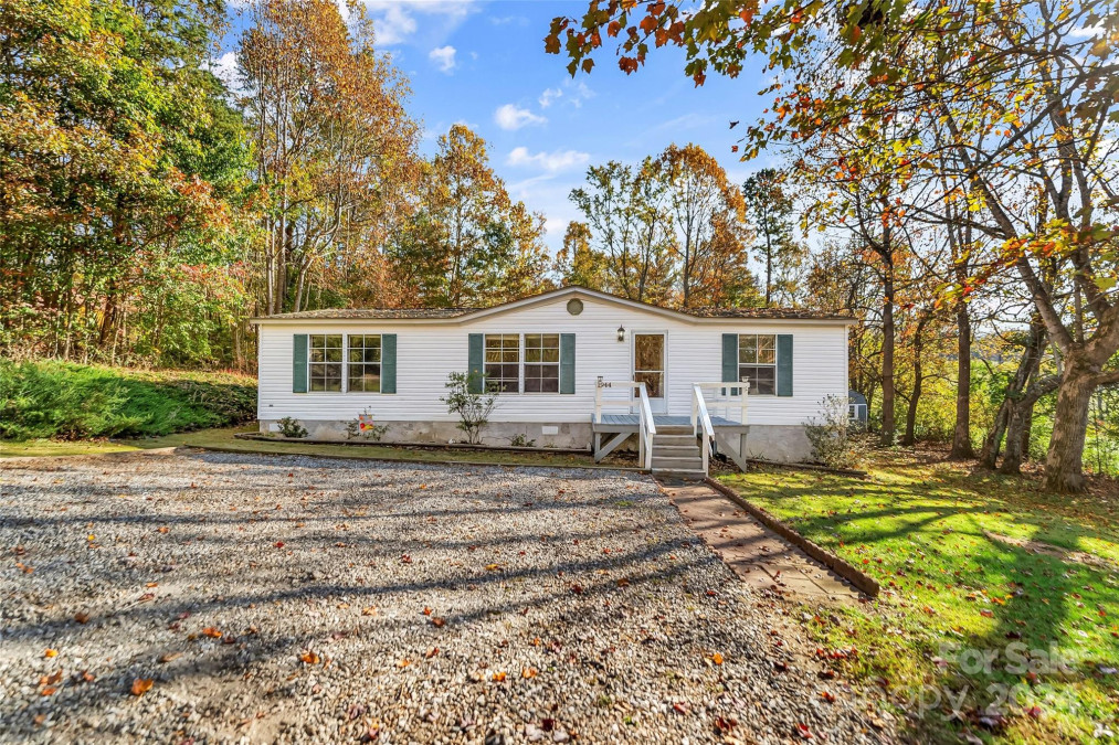 1944 Coopers Loop Extension Morganton, NC 28655