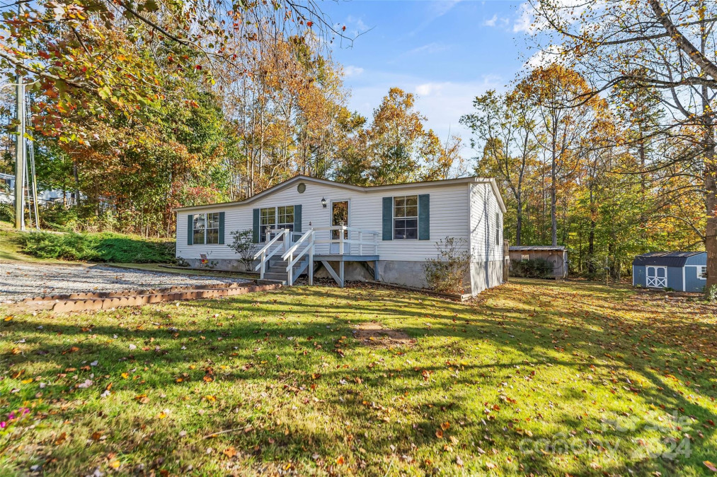 1944 Coopers Loop Extension Morganton, NC 28655