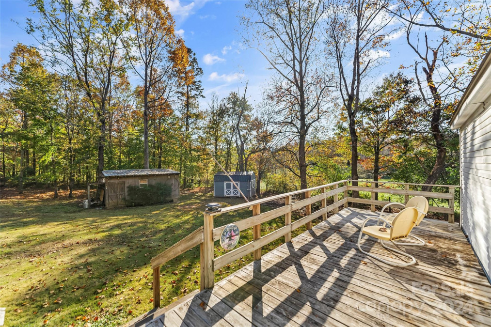 1944 Coopers Loop Extension Morganton, NC 28655