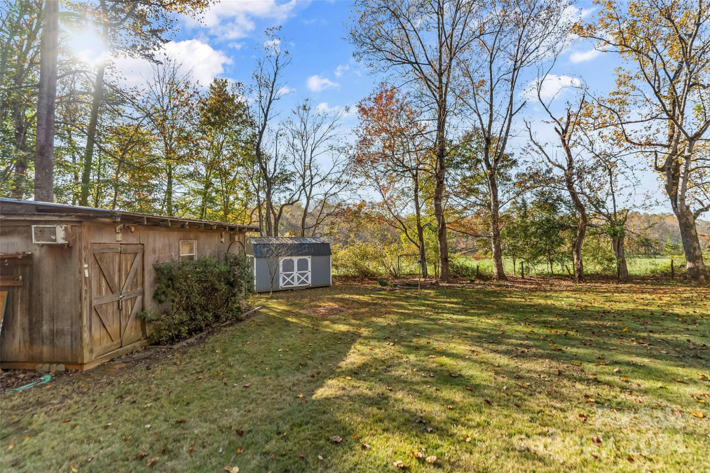 1944 Coopers Loop Extension Morganton, NC 28655