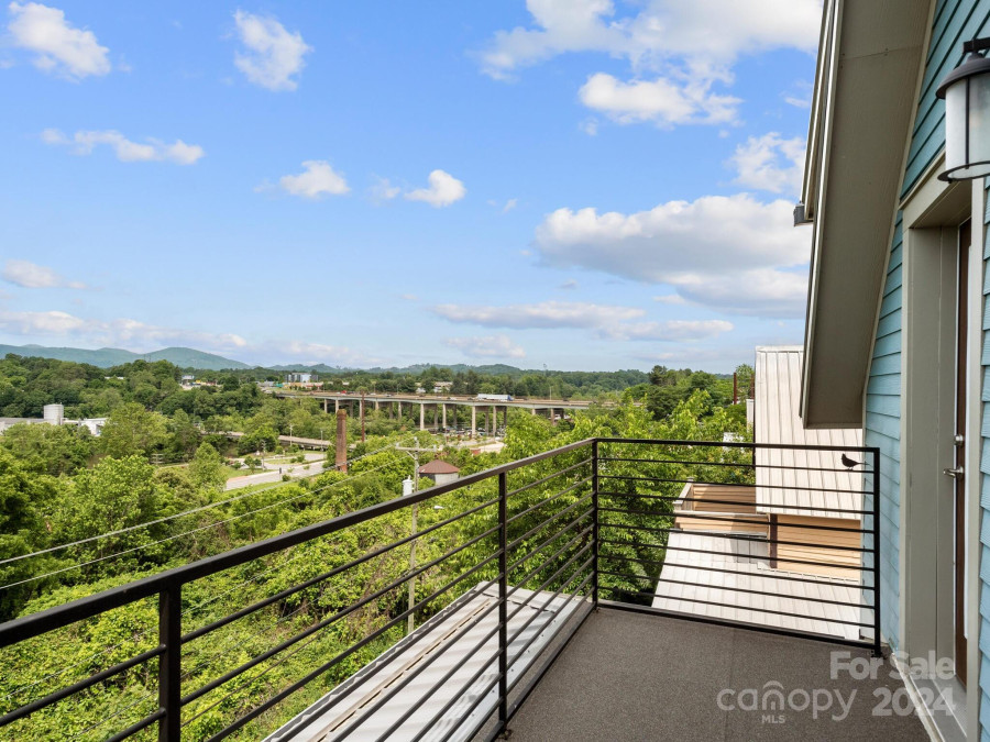 54 Park Sq Asheville, NC 28801