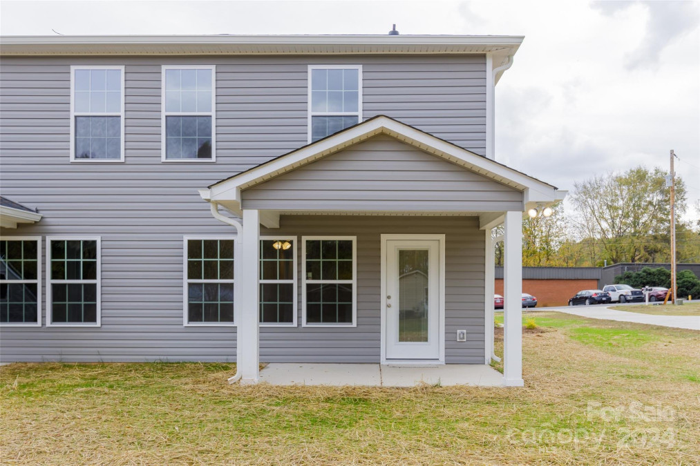 2014 Crown Point Dr Albemarle, NC 28001