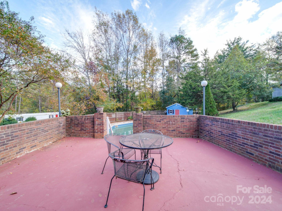 8635 Catawba Cove Dr Belmont, NC 28012