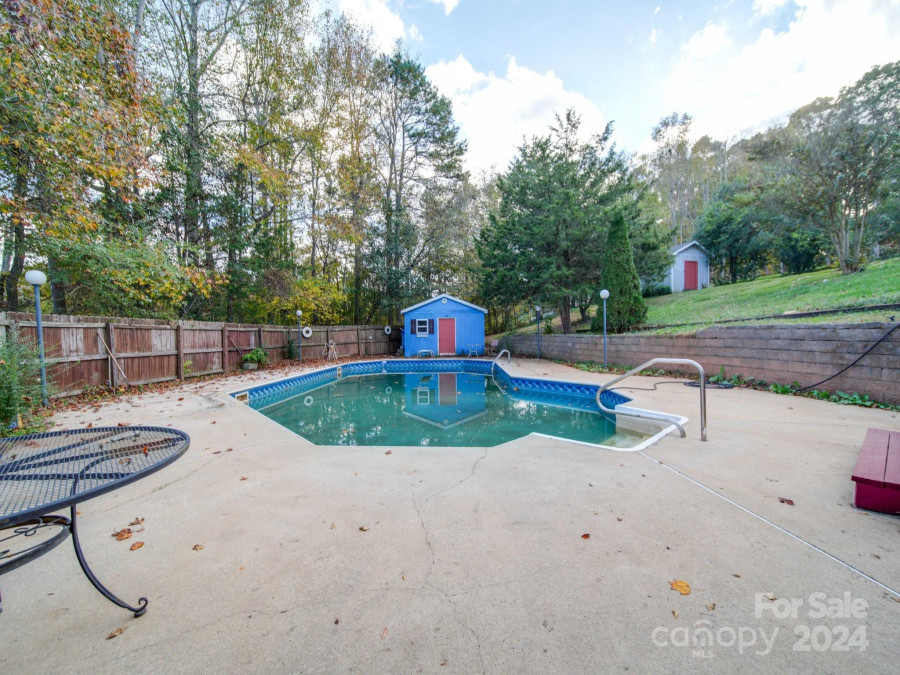 8635 Catawba Cove Dr Belmont, NC 28012