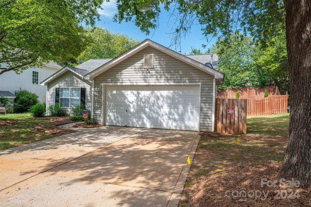 809 Settlement Dr Clover, SC 29710