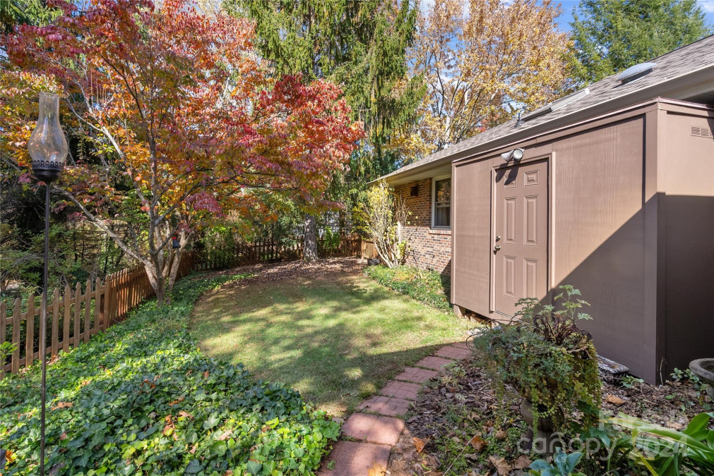 730 Woodland Rg Asheville, NC 28804