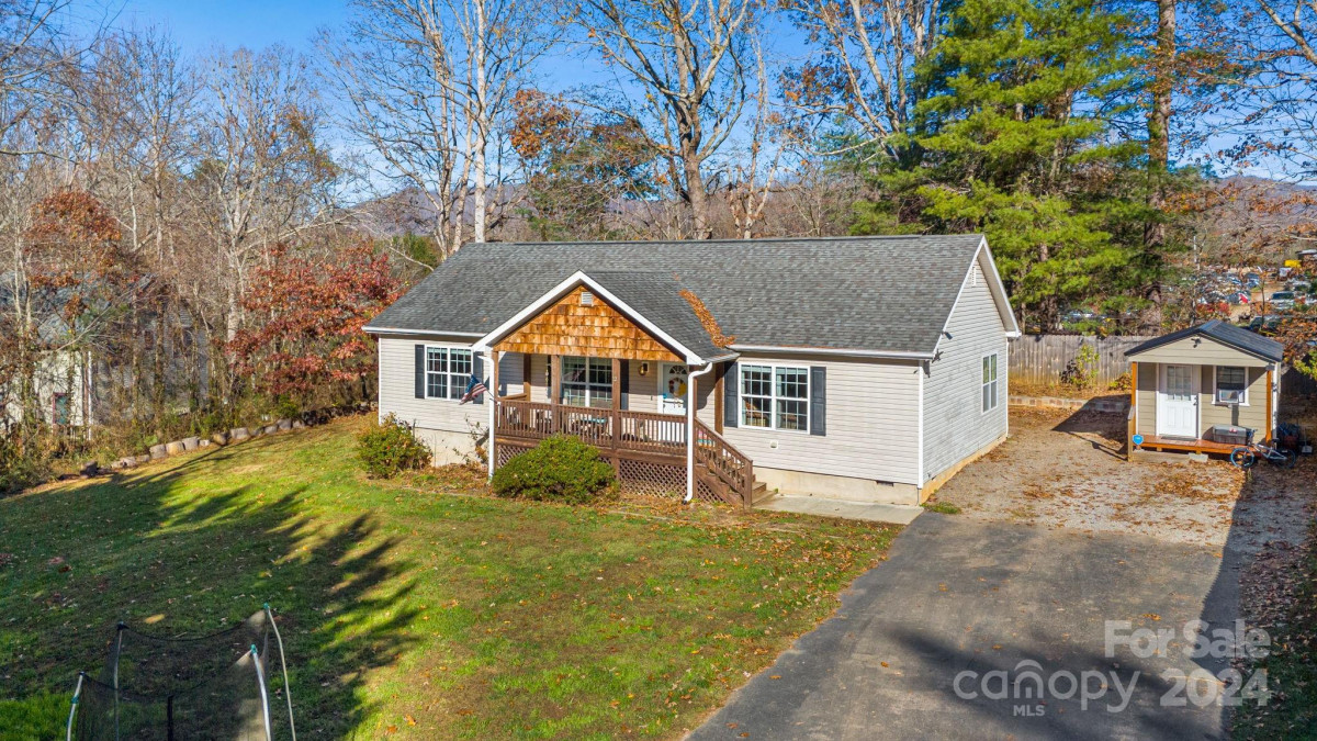 12 Mcgee Ridge Rd Fairview, NC 28730