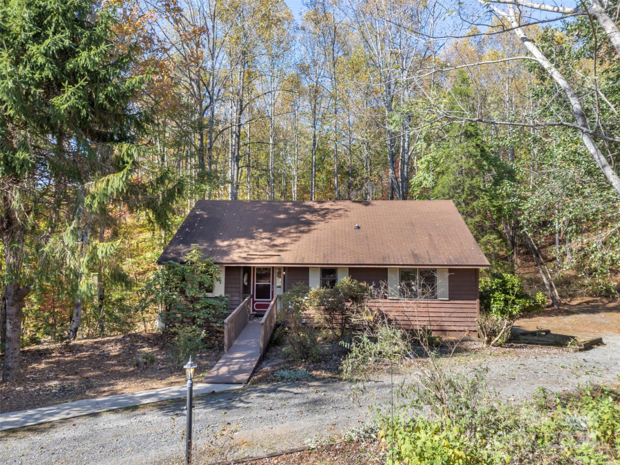 114 Rambo Ct Lake Lure, NC 28746