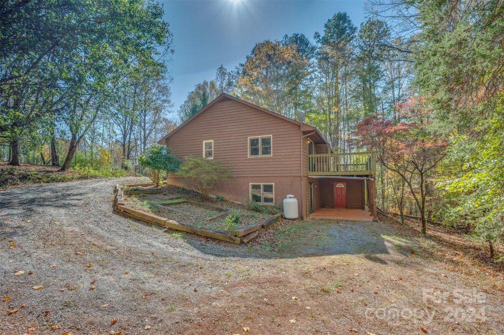 114 Rambo Ct Lake Lure, NC 28746