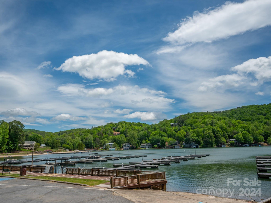 114 Rambo Ct Lake Lure, NC 28746