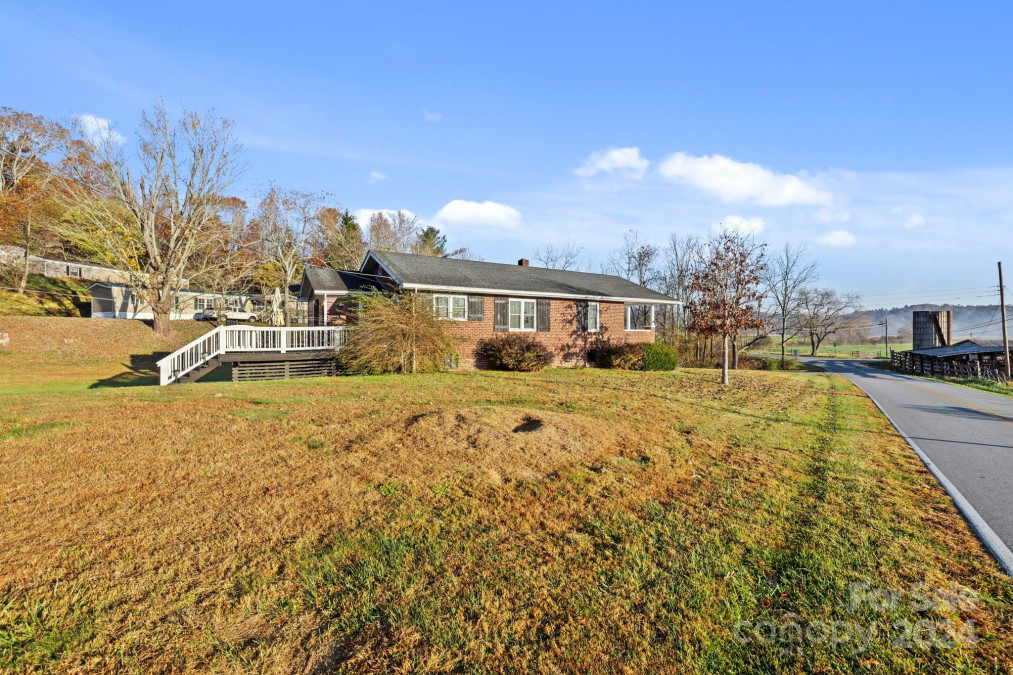 522 Calvert Rd Brevard, NC 28712