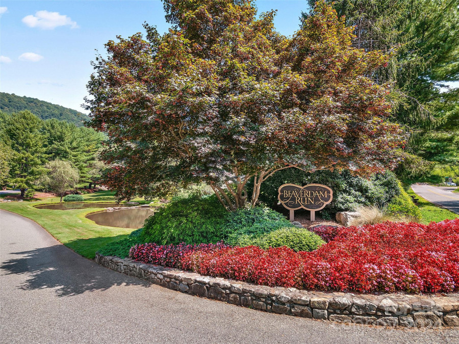 22 Clubside Dr Asheville, NC 28804