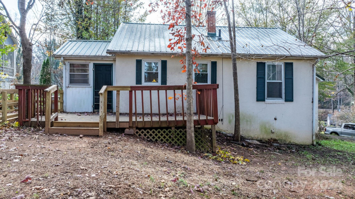 246 Anderson St Morganton, NC 28655