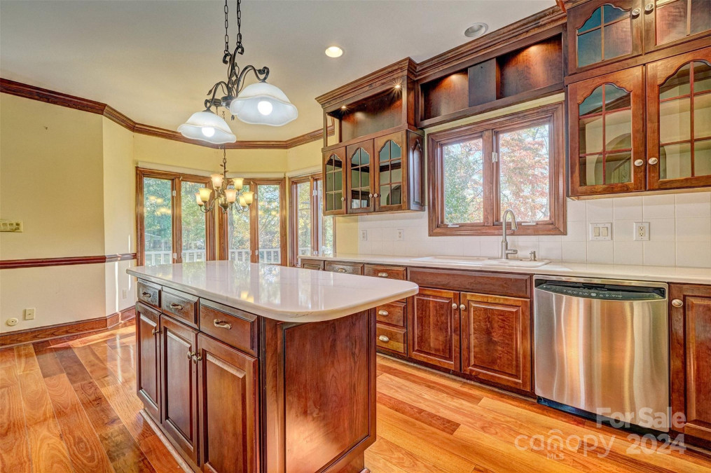 17 Hamiltons Ferry Rd Lake Wylie, SC 29710