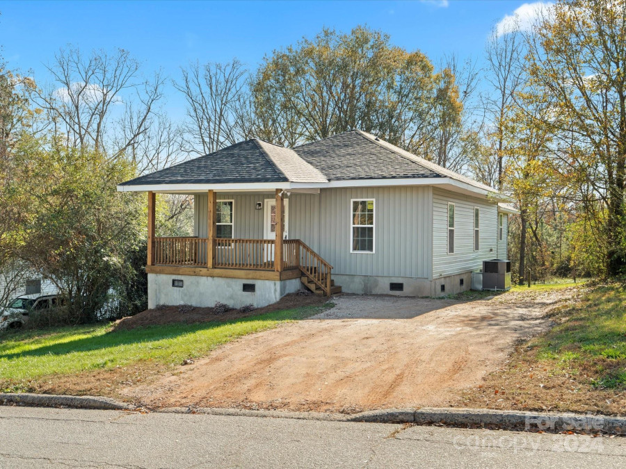 306 Flat Rock St Clover, SC 29710