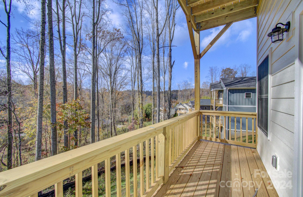 147 Northbend Dr Asheville, NC 28804