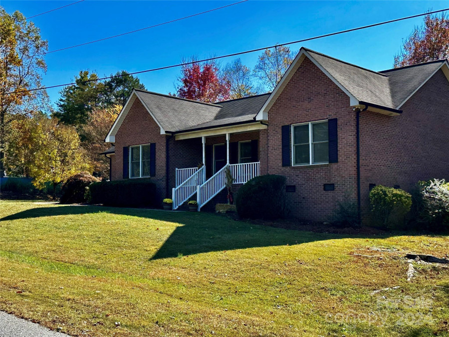 102 Moore St Lincolnton, NC 28092