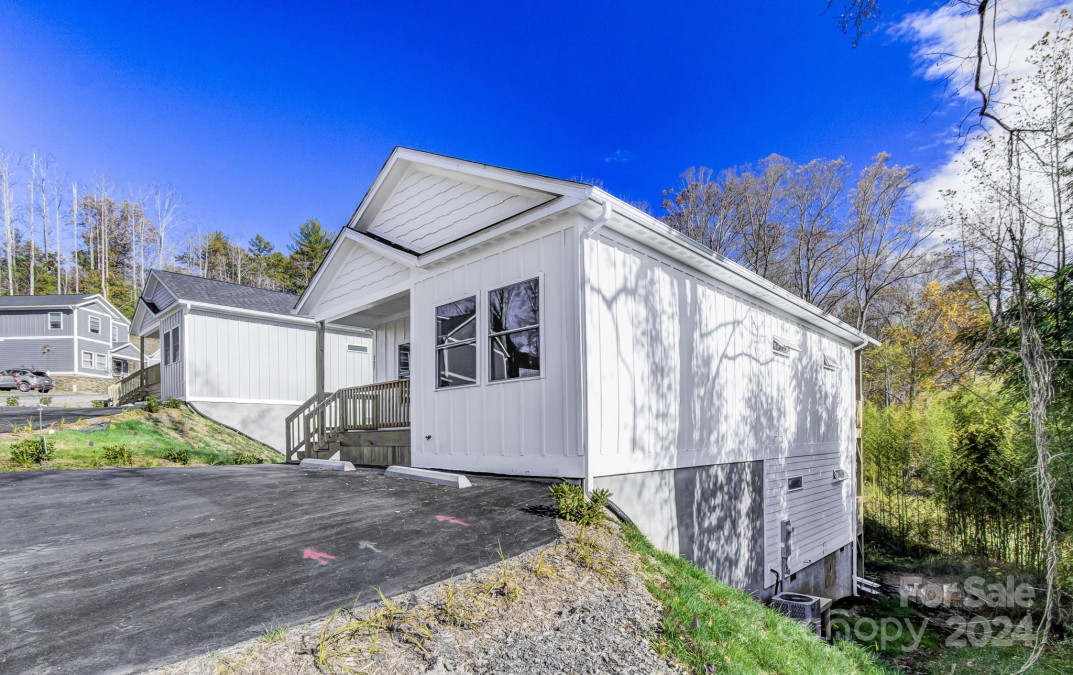 115 Northbend Dr Asheville, NC 28804