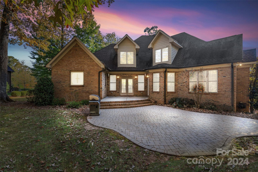 5677 Lake Wylie Rd Clover, SC 29710