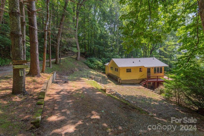 282 Vireo Ln Waynesville, NC 28785