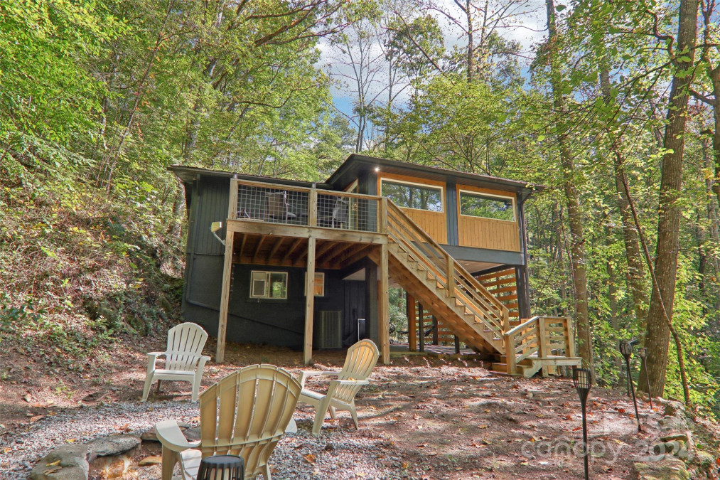 315 Bear Cove Rd Bryson City, NC 28713