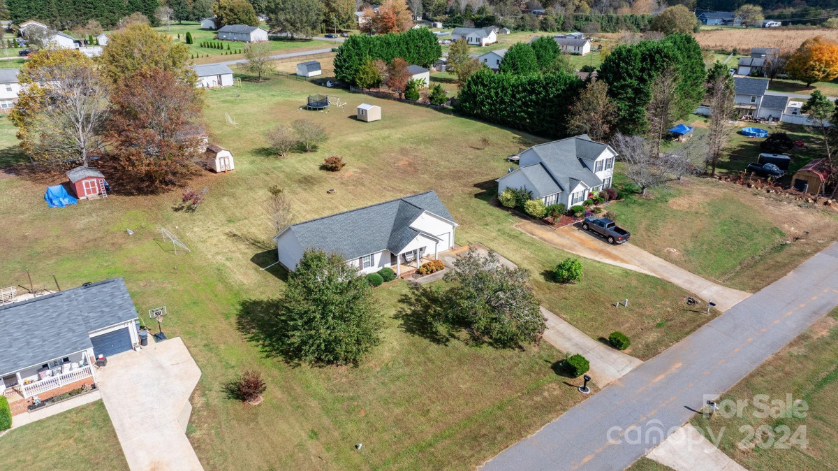 2972 Country Crossing Dr Lincolnton, NC 28092