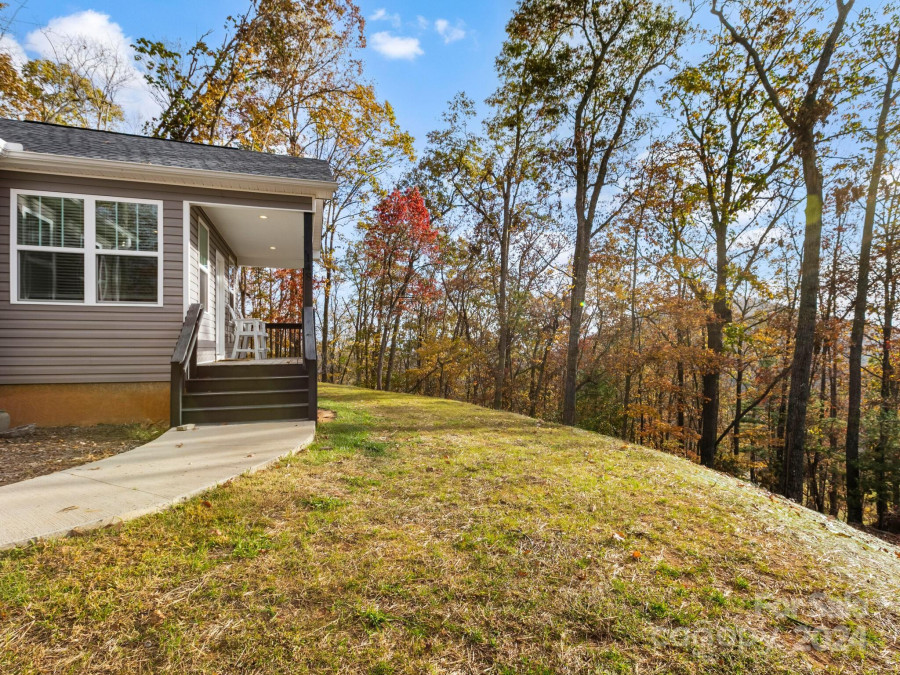 148 Stone Ridge Trl Mills River, NC 28759