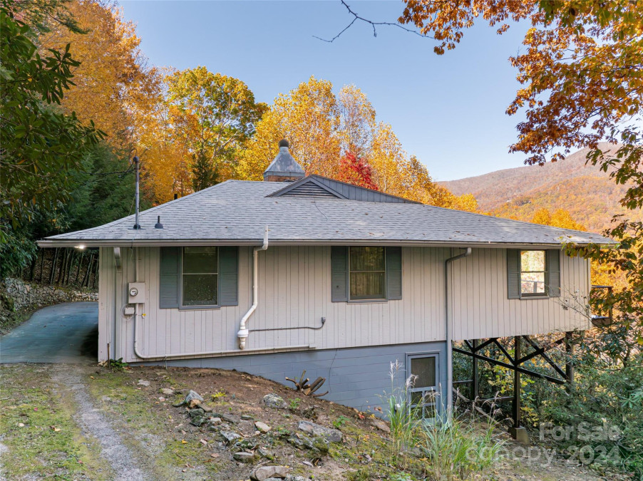 84 Penland Cove Rd Black Mountain, NC 28711