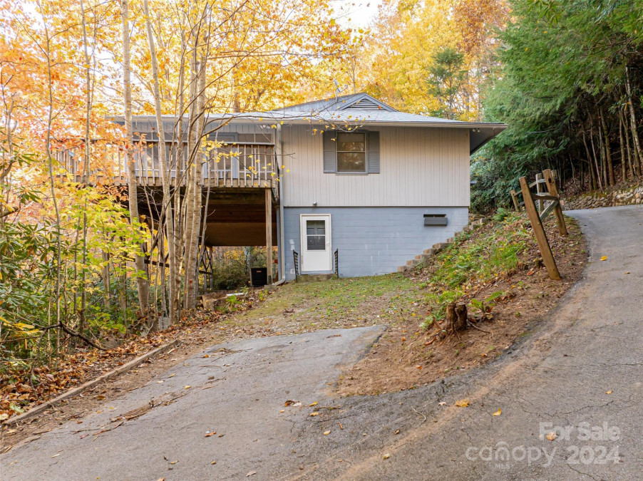 84 Penland Cove Rd Black Mountain, NC 28711