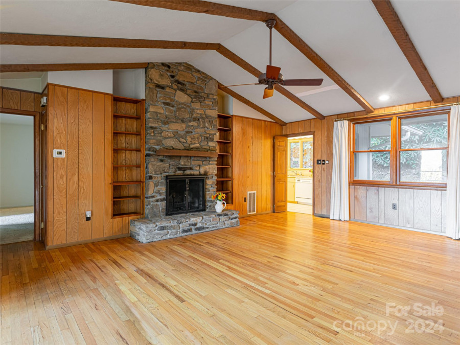 84 Penland Cove Rd Black Mountain, NC 28711