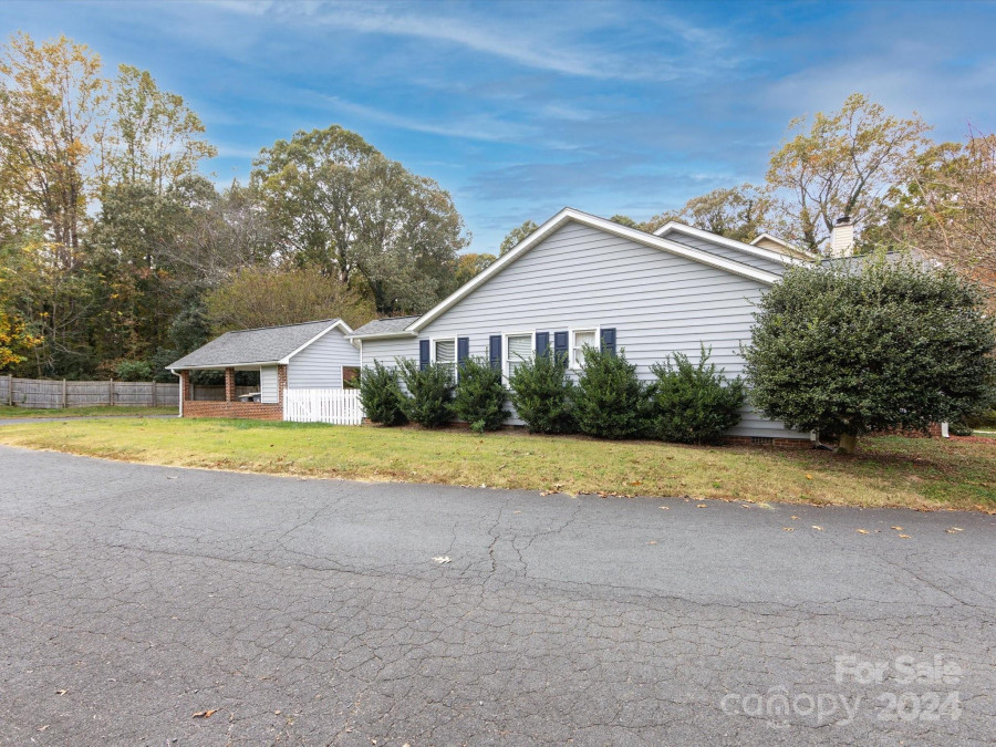 909 Sprucewood St Kannapolis, NC 28081